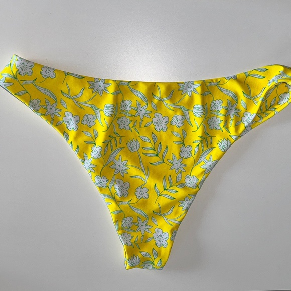 π Zaful Bikini Bottoms XL - High cut, bright yellow floral print, cheeky cut - Picture 5 of 8